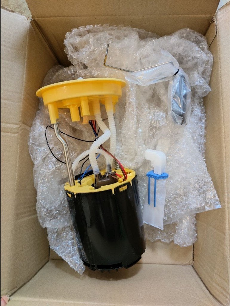 Nieuwe brandstofpomp 31372898 Volvo XC60/XC70II/V70III/S80II, Ophalen of Verzenden, Nieuw