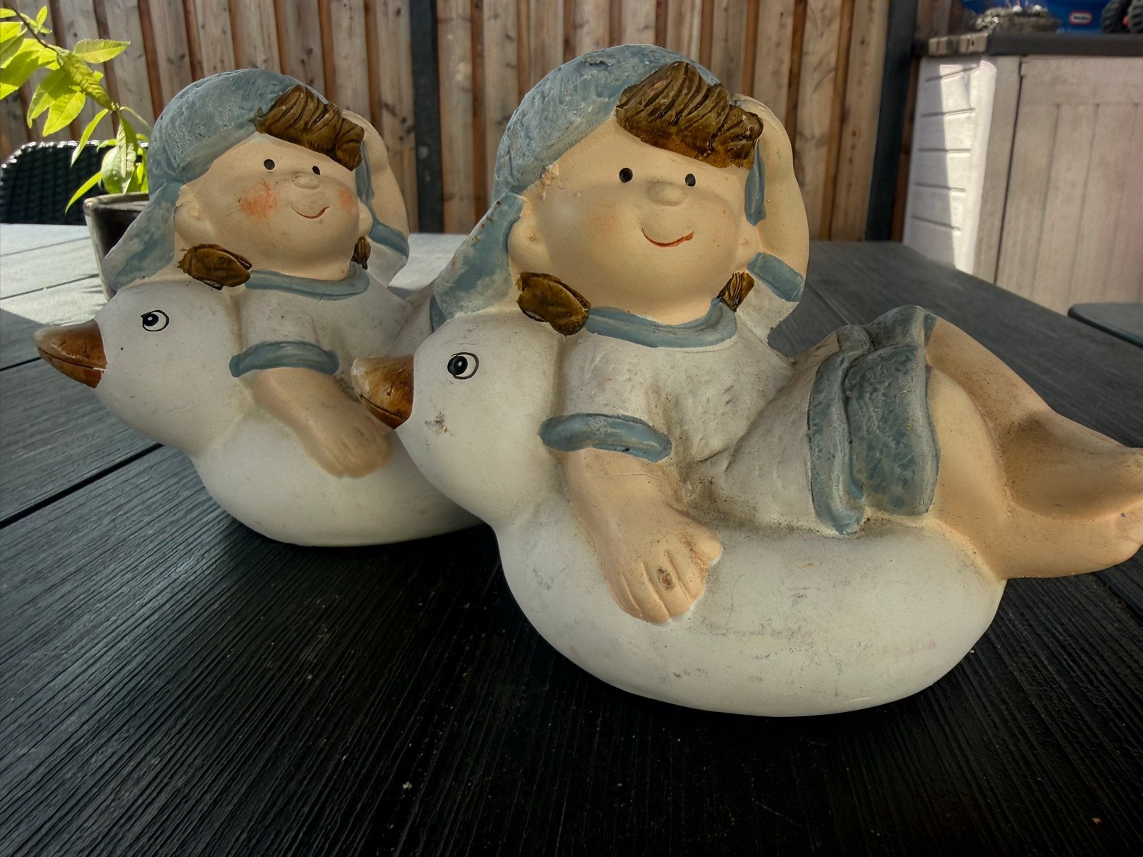 2 Beeldjes: Jongen op Gans - Tuindecoratie, Gebruikt, Meerkleurig, Overige stijlen, Ophalen of Verzenden