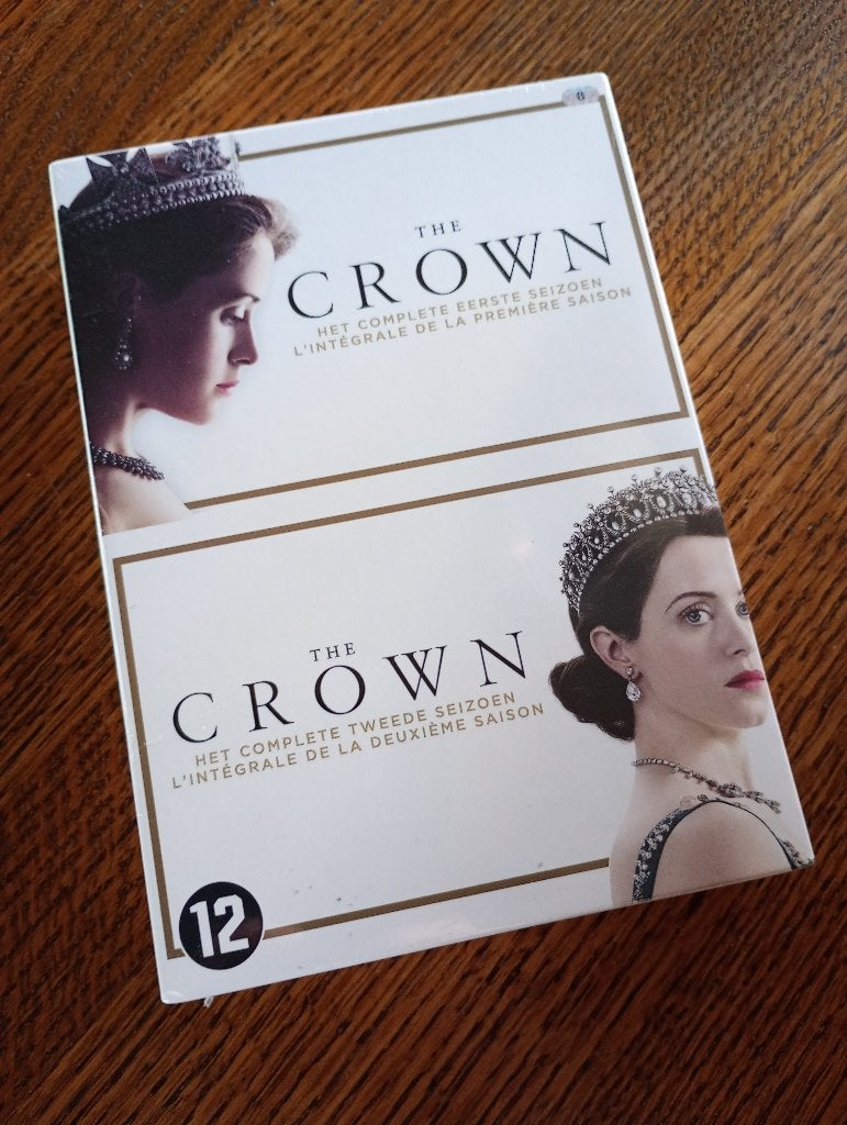 The CROWN Box Seizoen 1 en 2 compleet NIEUW in seal ‼️, Engels, Vanaf 16 jaar, Nederlands, Ophalen of Verzenden