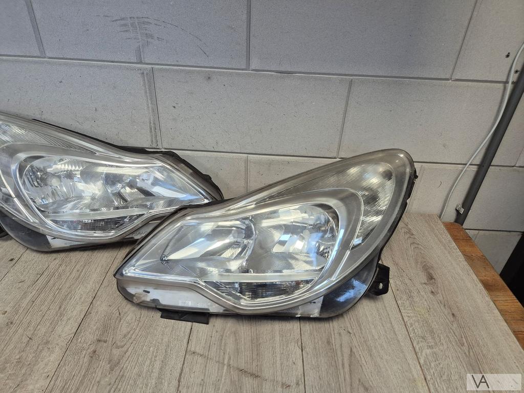 Opel Corsa D 2010 - 2014 koplamp links rechts FACELIFT €75st, Gebruikt, -, -, Opel