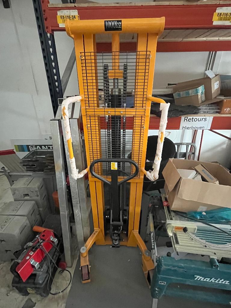 Palletstapelaar met een hefvermogen van 1000 kg, Ophalen, Nieuw