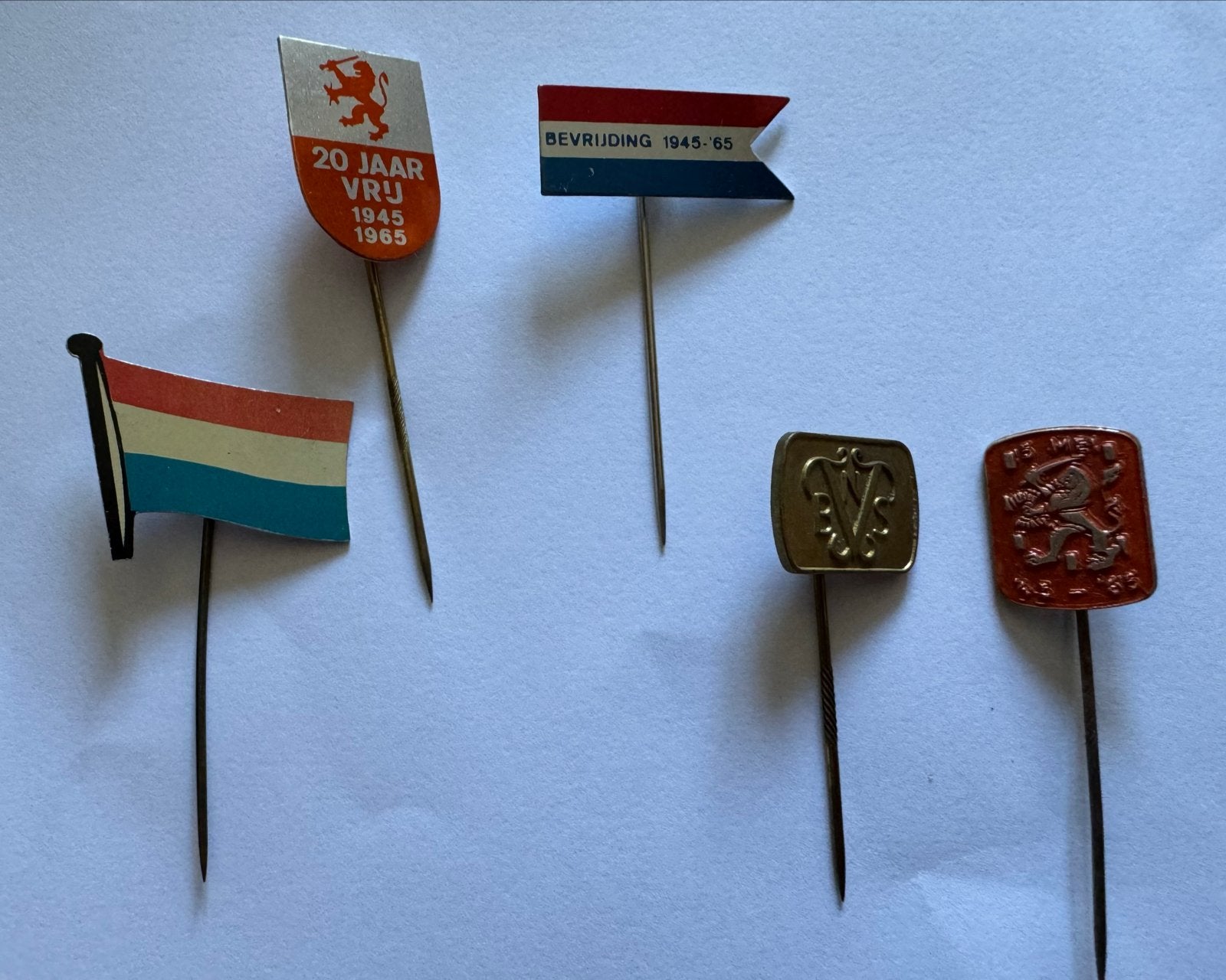 Vintage Nederlandse Speldjes - Bevrijding & Vlag, Verzamelen, Ophalen of Verzenden, Gebruikt, Stad of Land, Speldje of Pin