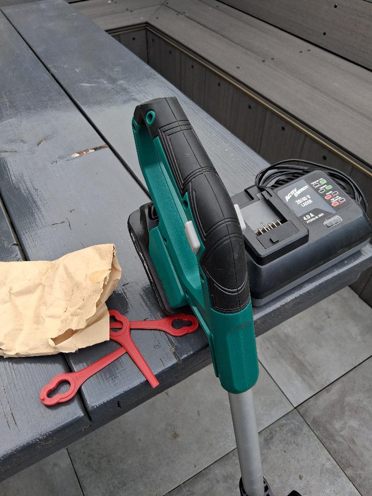 Ferrex Grastrimmer, Tuin en Terras, Grastrimmers, Ophalen, Gebruikt, Ferrex, Accu