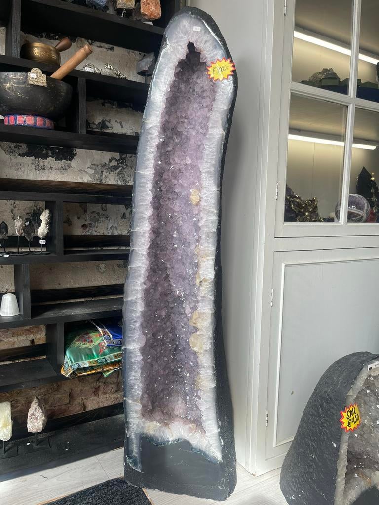 Amethist met bergkristal geode groot, Verzamelen, Mineralen en Fossielen, Ophalen of Verzenden