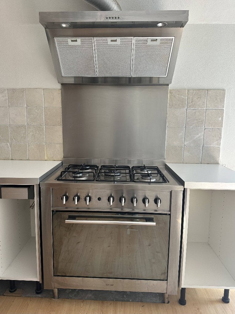 Indesit gasfornuis 5 pits met oven, Witgoed en Apparatuur, Ophalen, 60 cm of meer, Zo goed als nieuw, Gas