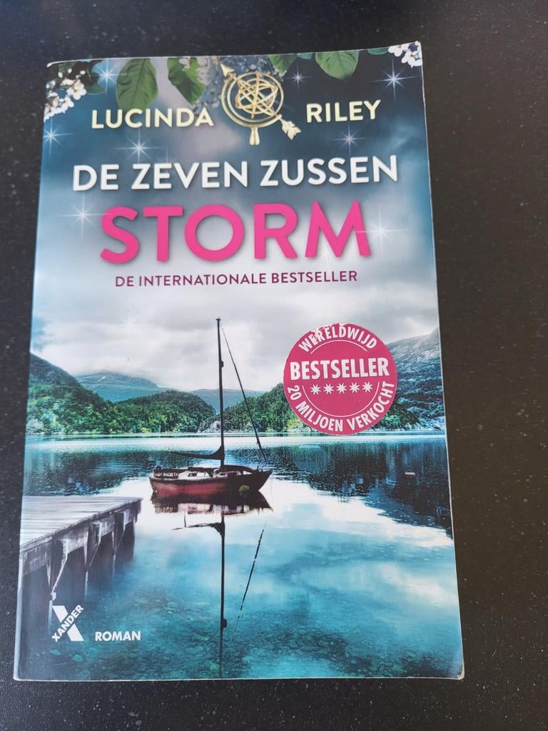 De Zeven Zussen - Storm (Boek 2) - Lucinda Riley, Ophalen of Verzenden, Gelezen, Lucinda Riley, Nederland