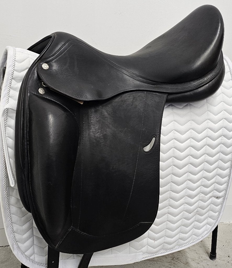 Equipe Emporio 18 inch dressuurzadel Medium, Dieren en Toebehoren, Ophalen of Verzenden, Gebruikt, Dressuur, XL (18 inch of meer)