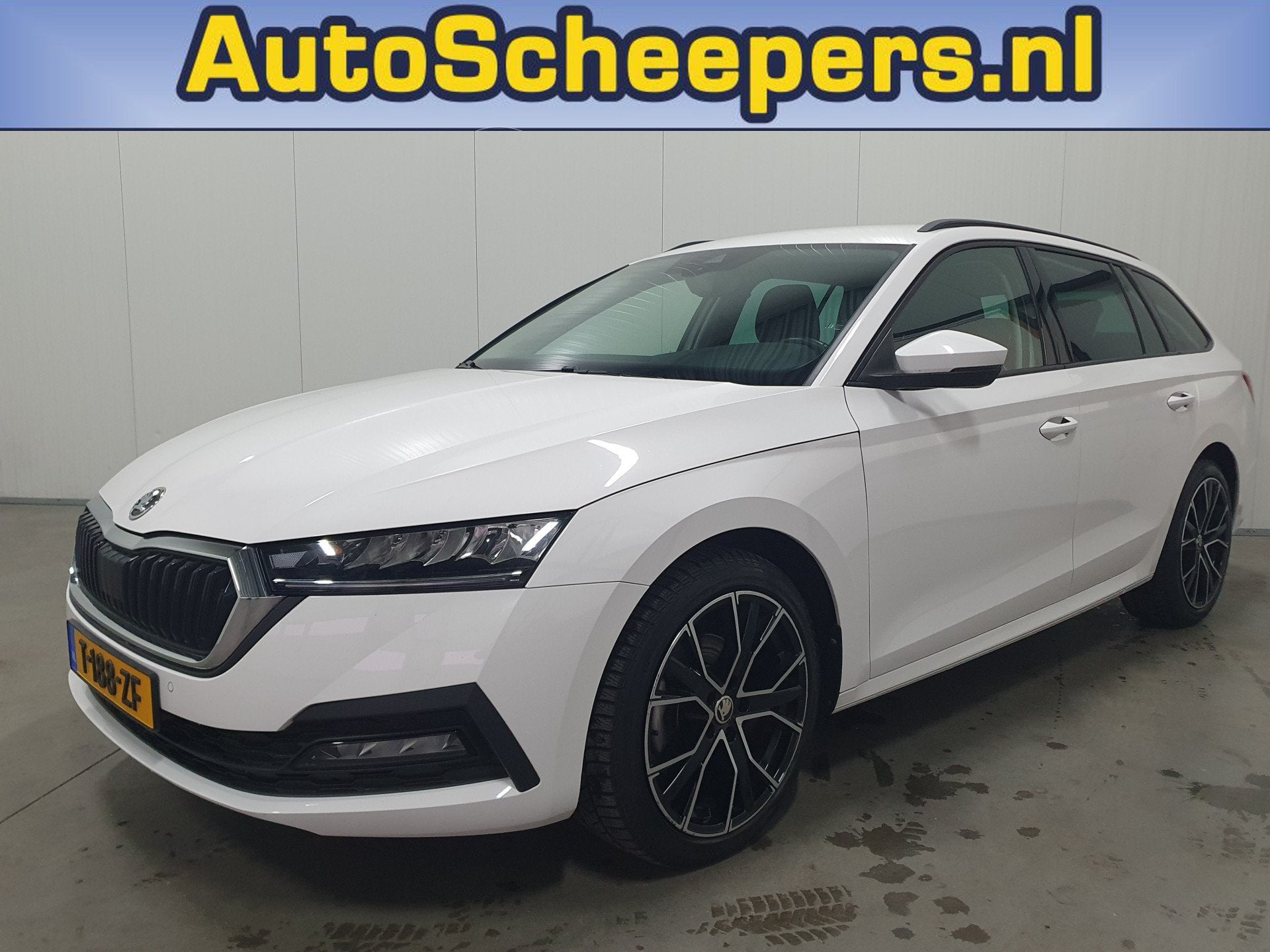 Skoda Octavia Combi 1.5 e-TSI Business Edition NAVI/PDC/LED/, Auto's, Skoda, Stof, Euro 6, 4 cilinders, 150 pk