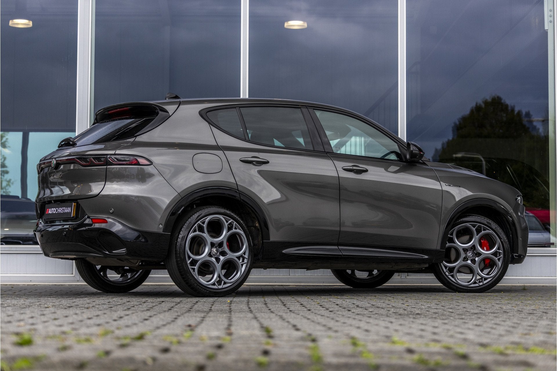 Alfa Romeo Tonale 1.5T Hybrid Veloce | Elek. achterklep | Le, Auto's, 12 maanden, Gebruikt, 4 cilinders, 160 pk