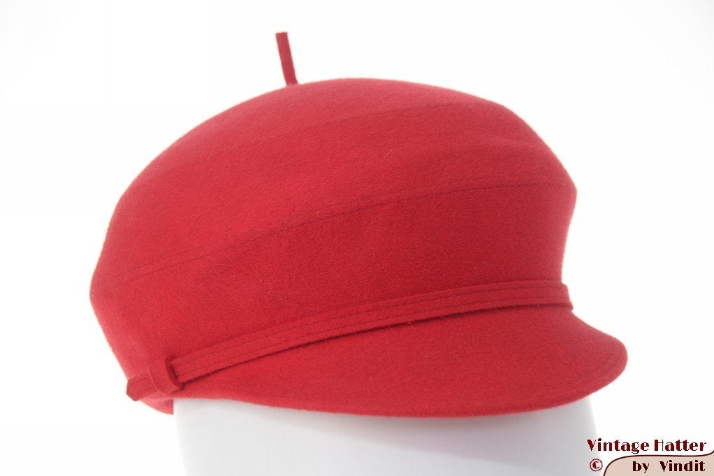 Vintage Pet-achtige dameshoed V.E.B. rood vilt 56, 56 of 57 cm (M, 7 of 7⅛ inch), Ophalen of Verzenden, Pet, V.E.B. Dresden