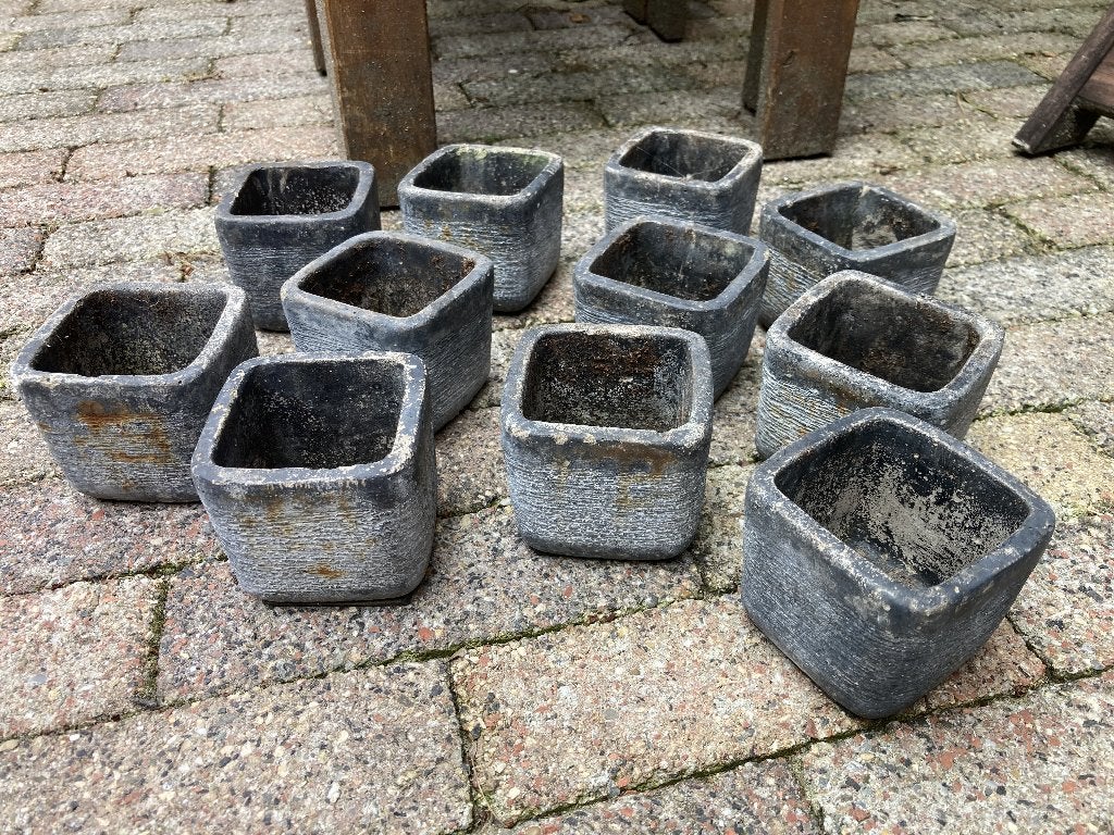 plantenpotten 11 stuks grijs steen verweerd met patina, Gebruikt, Ophalen of Verzenden, Rechthoekig, Minder dan 40 cm