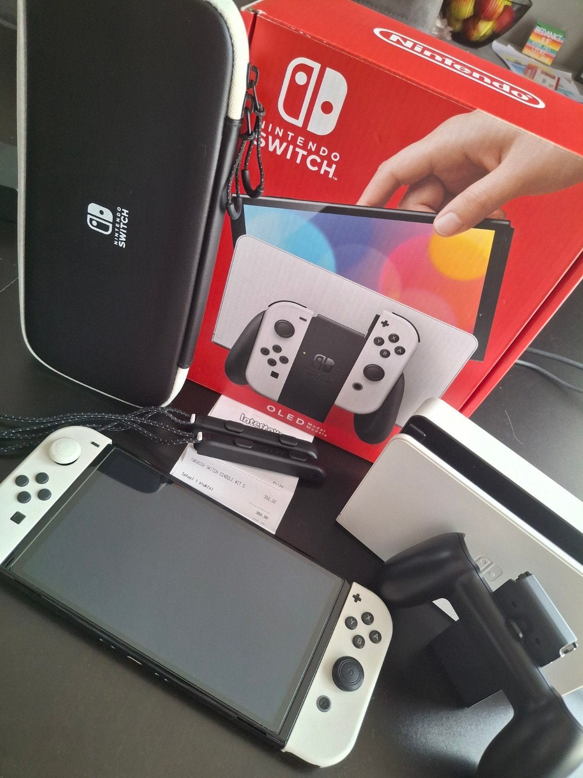 Nintendo Switch OLED Wit met accessoires, doos en aankoopbon, Spelcomputers en Games, Spelcomputers | Nintendo Switch, Ophalen