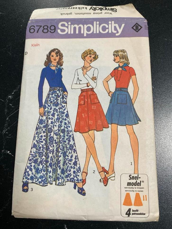 Simplicity 6789 Naaipatroon - Drie Rokken - Snelmodel, Hobby en Vrije tijd, Kledingpatronen, Overige merken, Vrouw, Ophalen of Verzenden