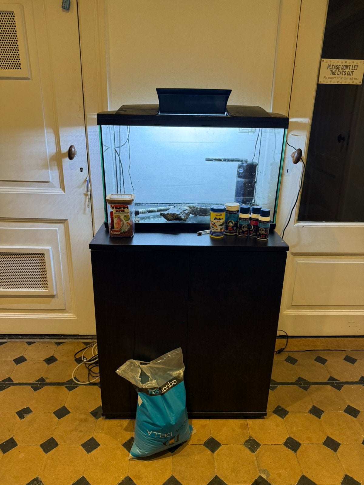 Aquarium and cabinet, Ophalen, Zo goed als nieuw, Leeg aquarium