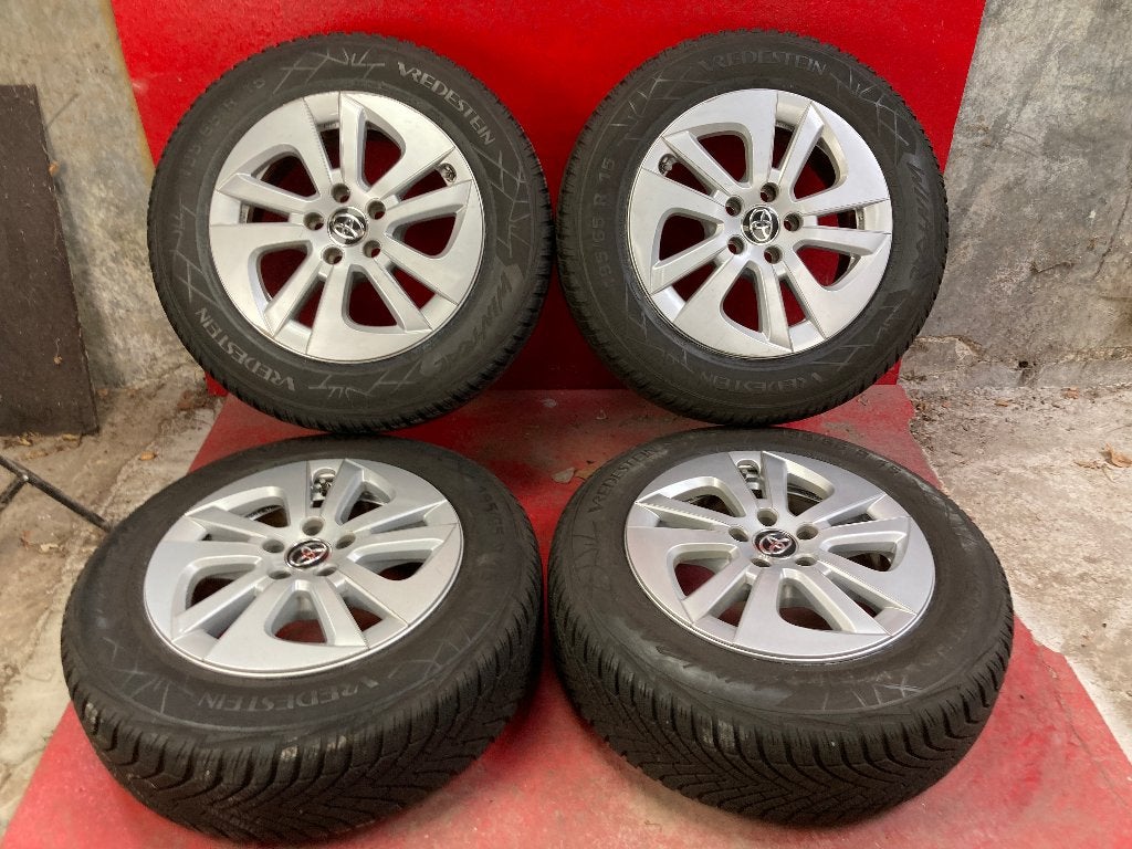 Winterbanden Toyota Yaris 195/65R15 Vredestein, Gebruikt, 15 inch, ., Banden en Velgen