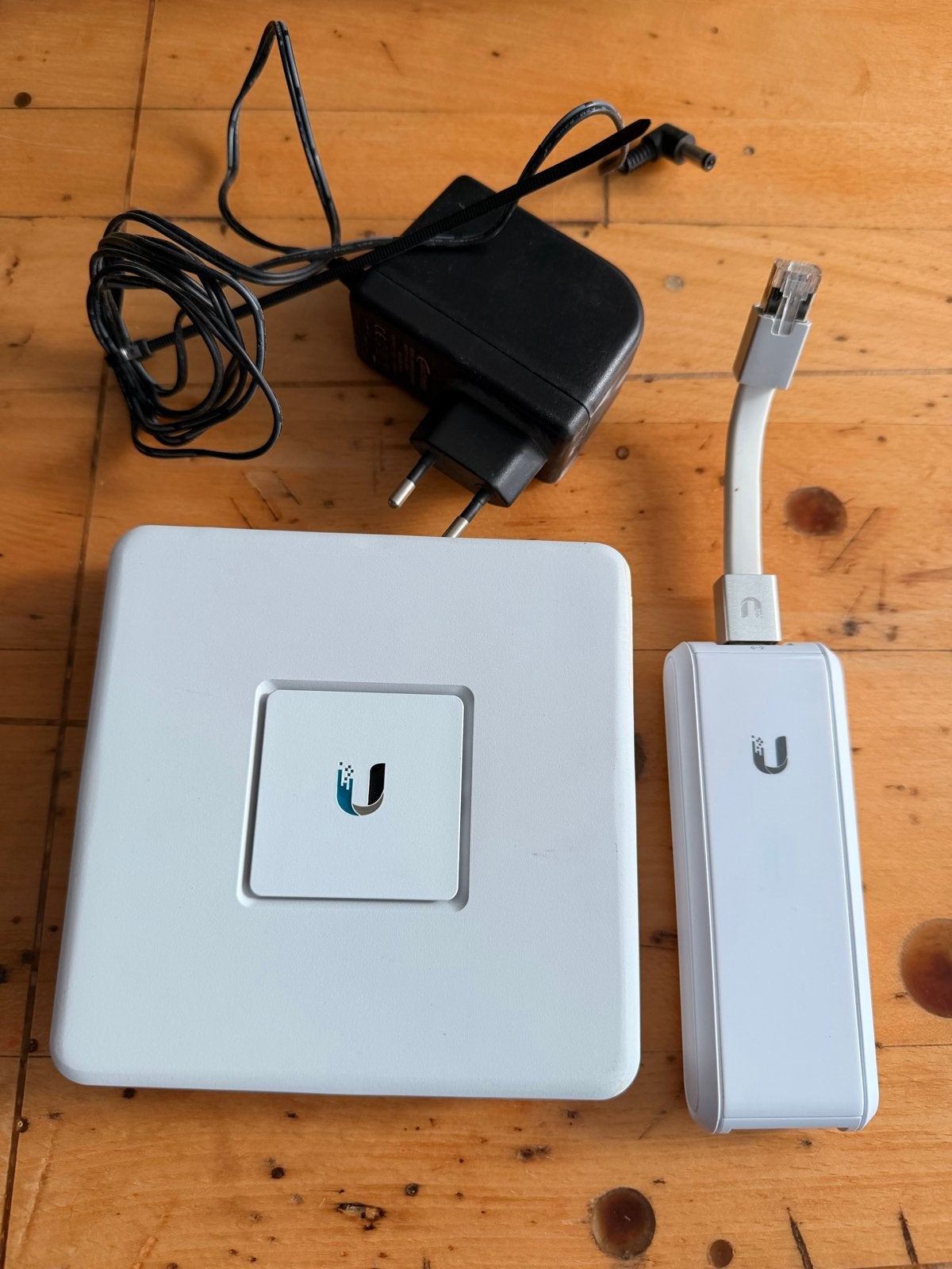 UniFi Cloud Key en UniFi USG - Netwerkbeheer, Ophalen, Gebruikt, Router
