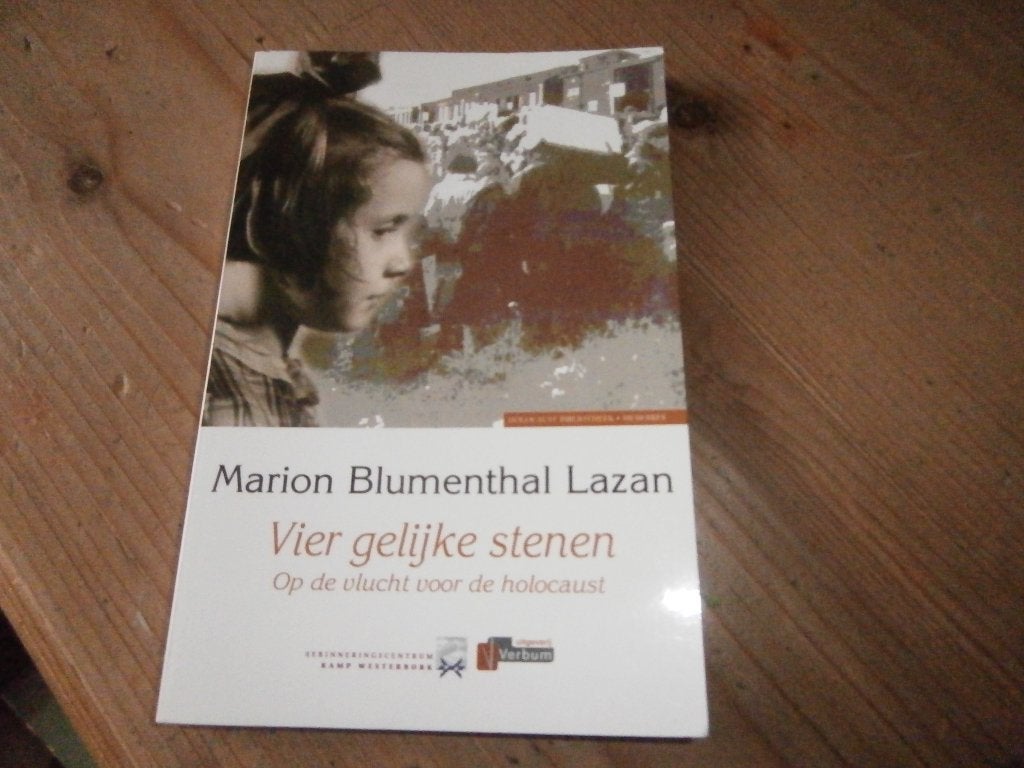 boek Vier gelijke stenen Marion Blumenthal Lazan Holocaust, Ophalen of Verzenden, Zo goed als nieuw, Marion Blumenthal Lazan, Religie