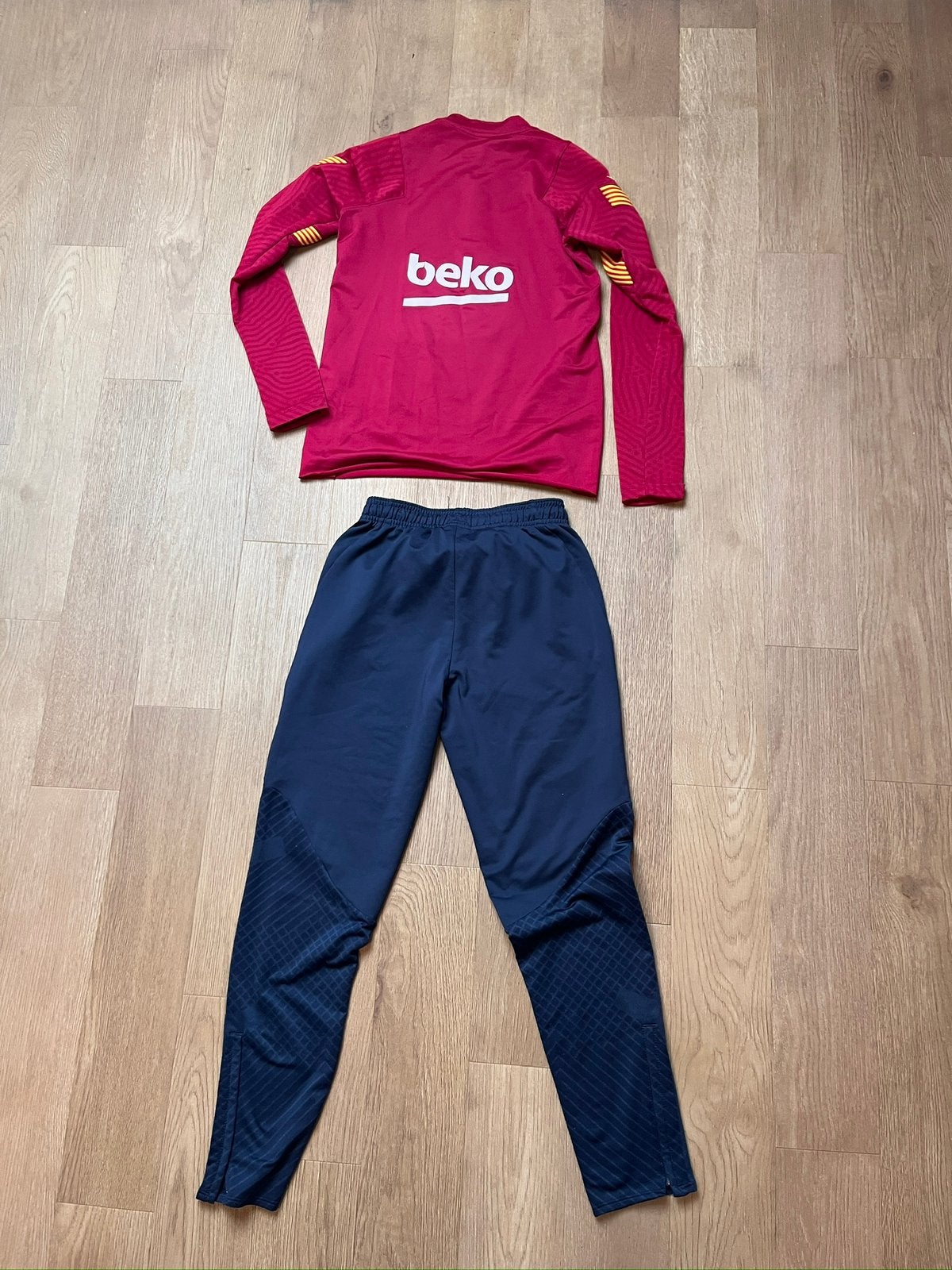 Nike fcb barcelona dri-fit trainingspak mt 147-158, Ophalen of Verzenden, Zo goed als nieuw, Jongen of Meisje, Sport- of Zwemkleding