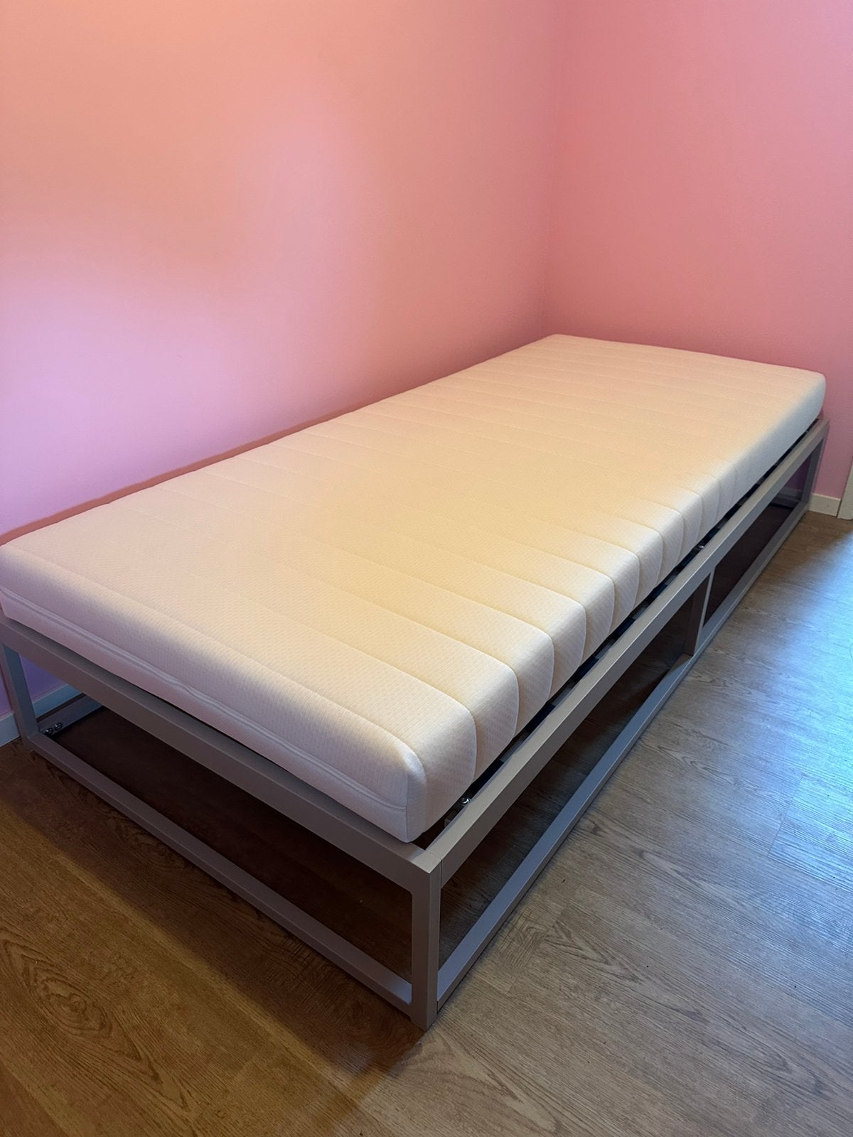 Bed inclusief nieuw matras, Huis en Inrichting, Ophalen, 90 cm, Wit, Tweepersoons