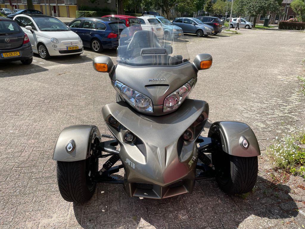 Honda Goldwing Sturgis ReversedTrike, Motoren, 1800 cc, Meer dan 35 kW