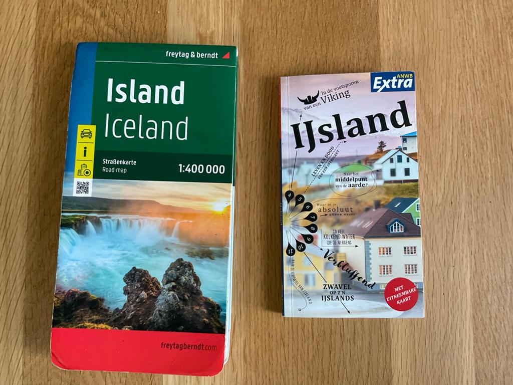 Reisgids IJsland: ANWB Extra en FreyTag & Berndt kaart, Gelezen, Europa, Ophalen of Verzenden, Reisgids of -boek