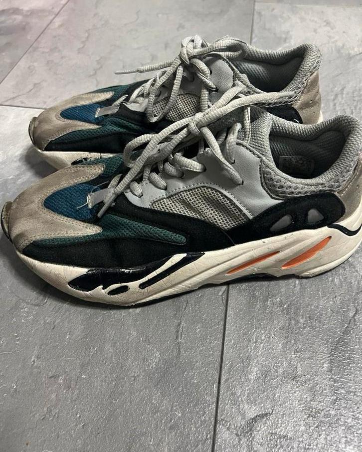 Yeezy 700, Overige kleuren, Verzenden, Sneakers of Gympen, Zo goed als nieuw