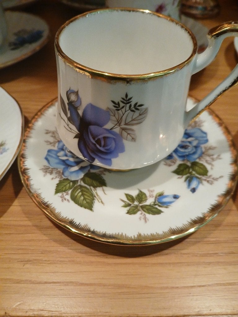 Kop en schotels royal albert, Klassiek, Ophalen of Verzenden, Zo goed als nieuw, Kop(pen) en/of Schotel(s)