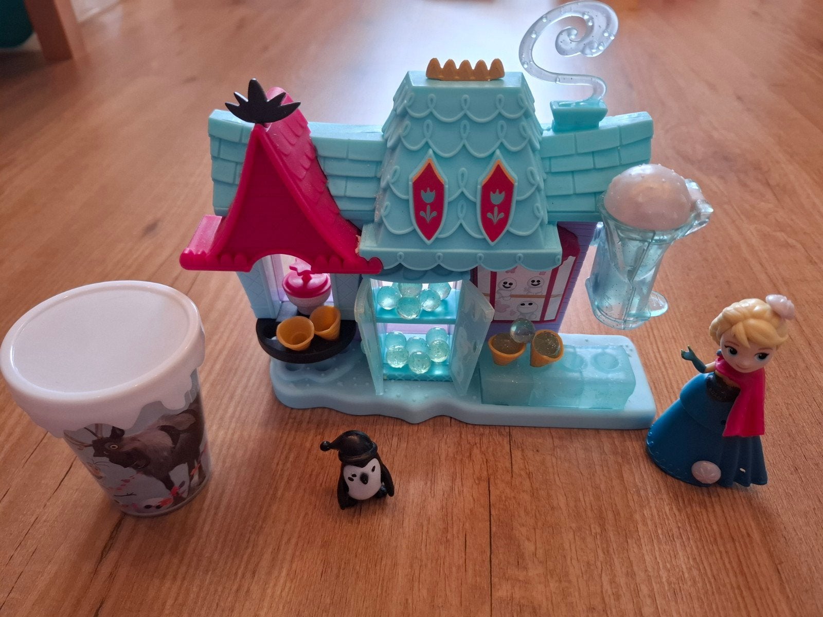 Disney Frozen Elsa's IJssalon Speelset met Elsa en Olaf, Ophalen of Verzenden, Gebruikt, Meisje