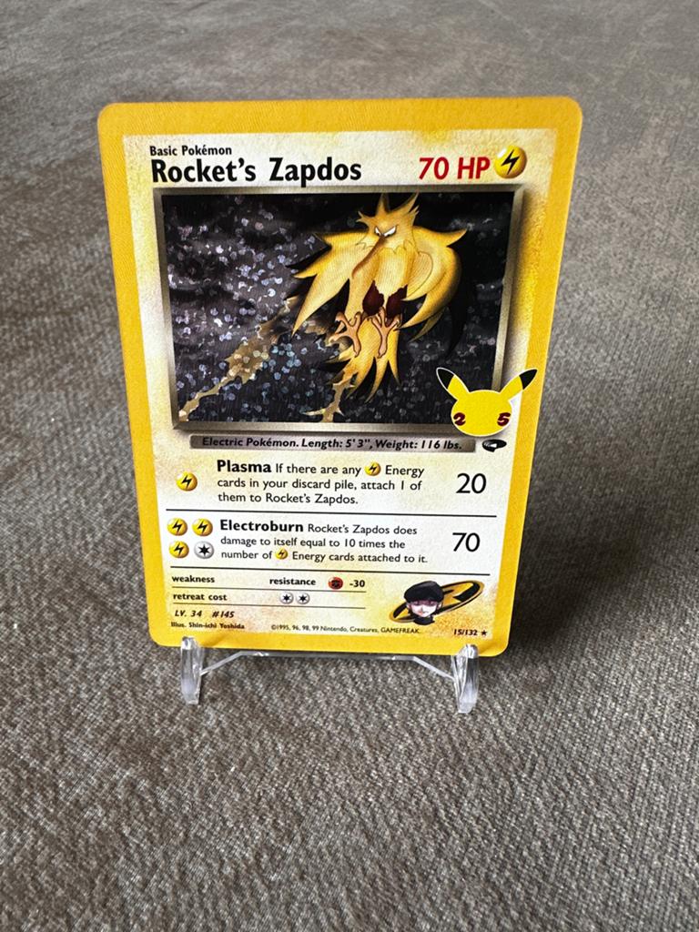 Rocket's Zapdos 15/132 Celebrations Classic Collection, Ophalen of Verzenden, Zo goed als nieuw, Losse kaart, Foil