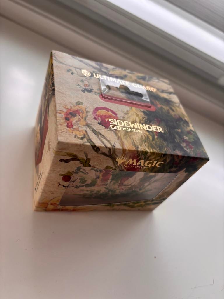 Bloomburrow Beza Deckbox Ultimate Guard Sidewinder, Hobby en Vrije tijd, Verzamelkaartspellen | Magic the Gathering, Ophalen of Verzenden