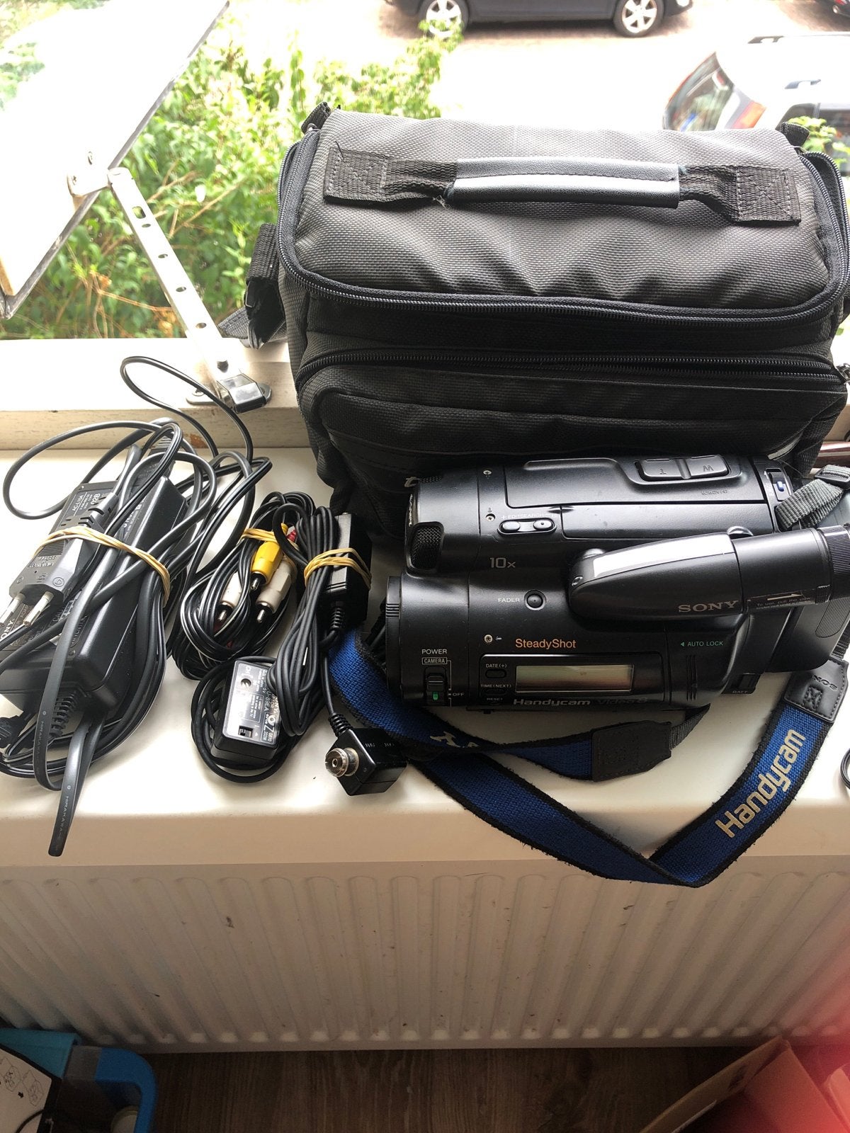 Sony Handycam Video 8 CCD-TR606E met tas en accessoires, Ophalen of Verzenden, 8mm, Camera
