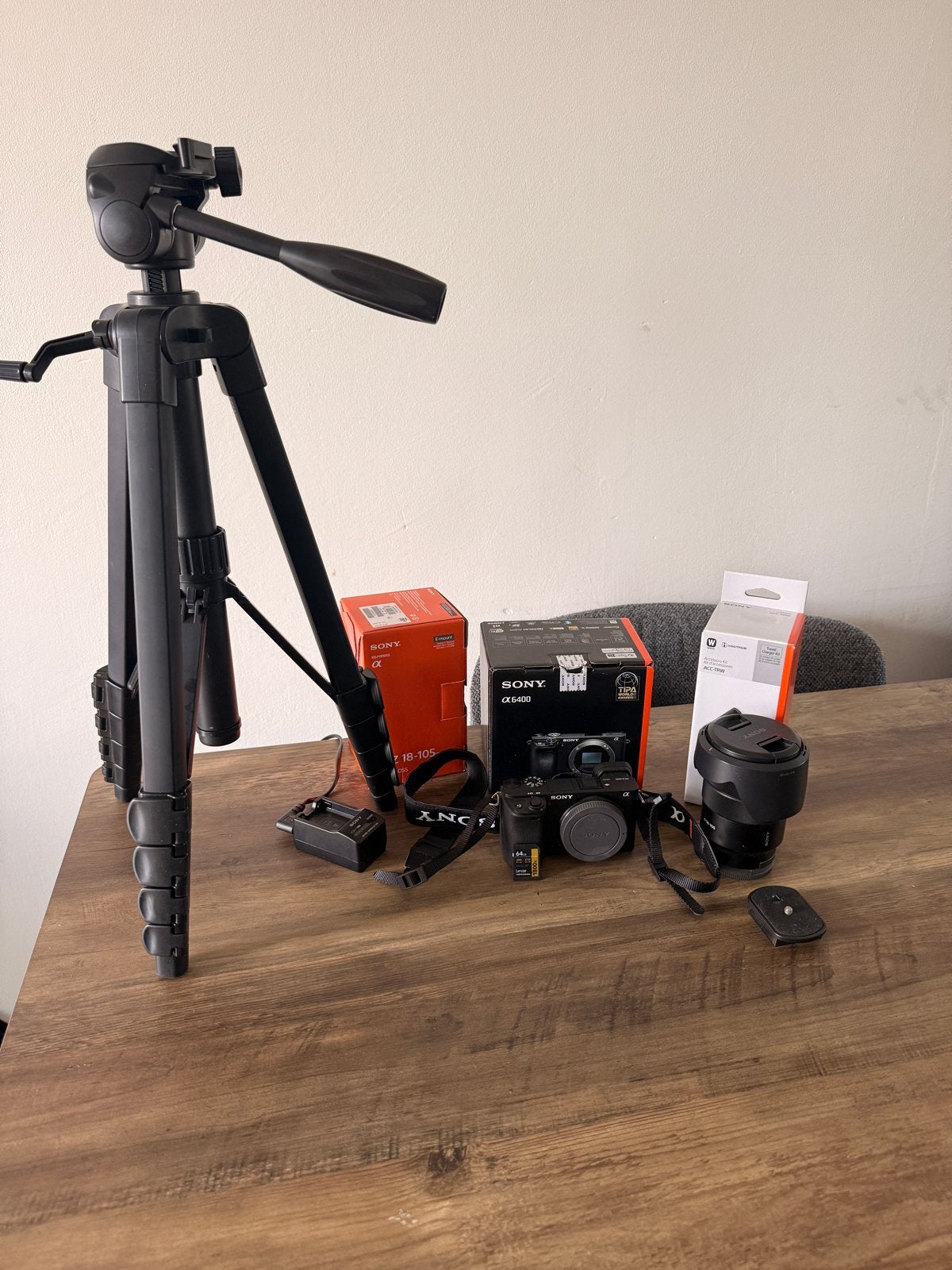 Sony a6400 met 18-105 f4 lens, statief en accessoires, Ophalen, Gebruikt, Geheugenkaart, Sony