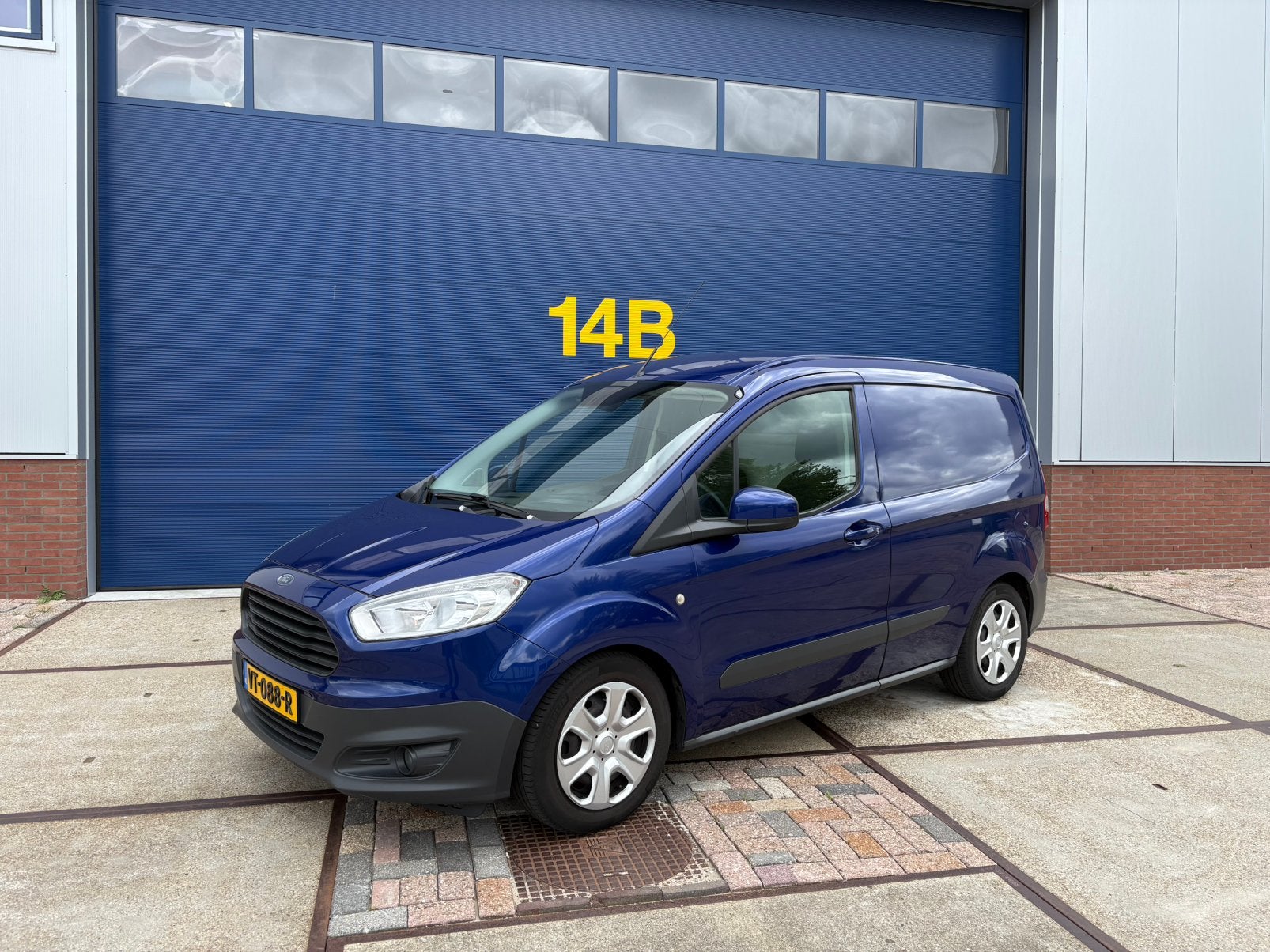 Ford Transit Courier 1.5 Tdci 55KW 2016, Voorwielaandrijving, Euro 5, Stof, 74 pk