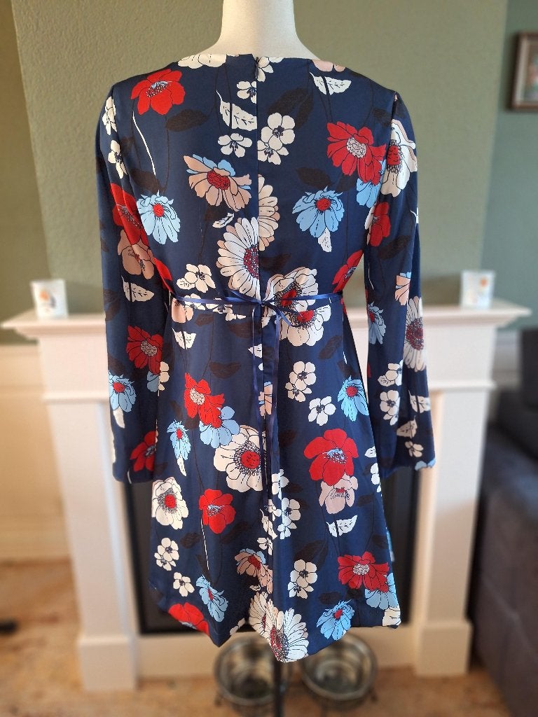 Rinascimento blauw bloemen jurk M 38, Kleding | Dames, Maat 38/40 (M), Rinascimento, Knielengte, Gedragen