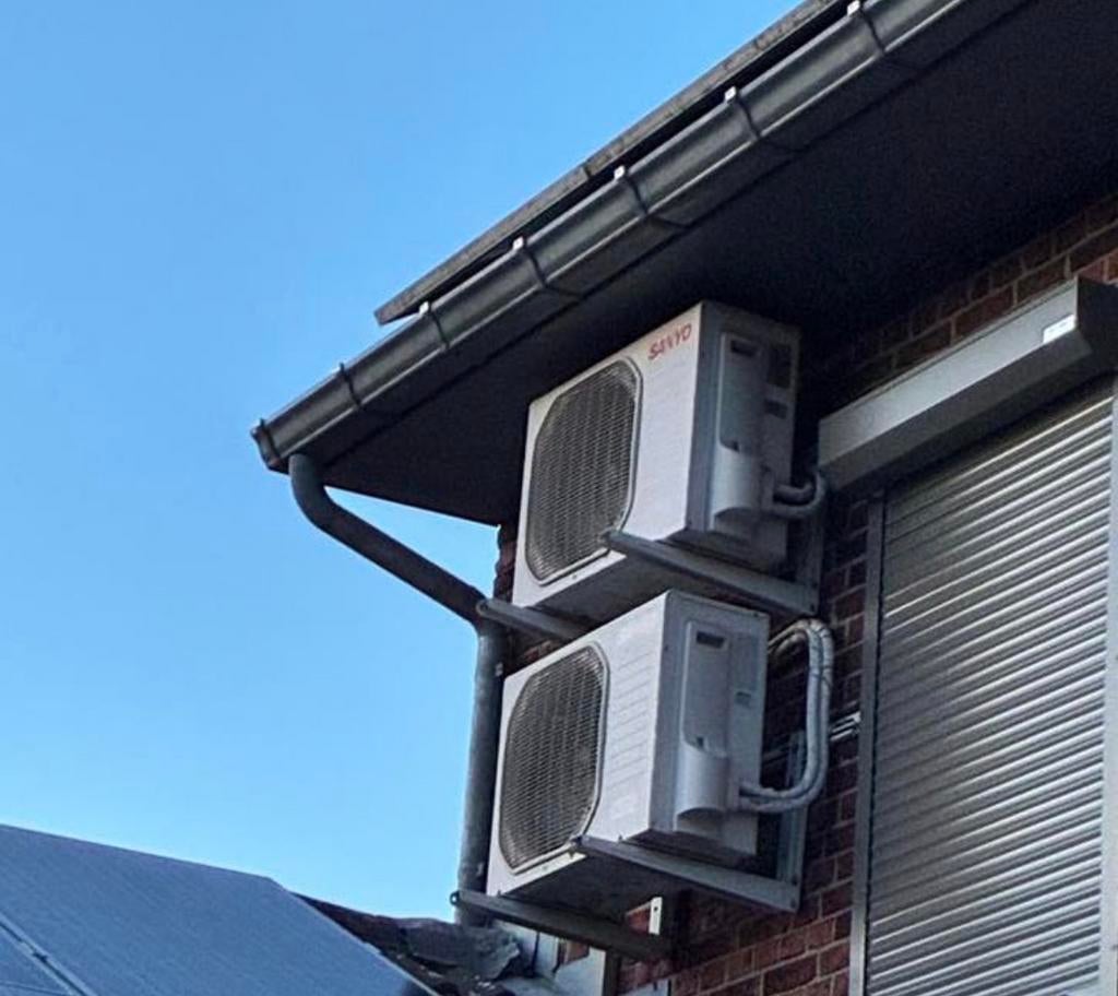 2x Sanyo Split Airco Units - Koeling voor Middelgrote Ruimte, Witgoed en Apparatuur, Airco's, Gebruikt, Ophalen of Verzenden, Koelen en Ontvochtigen