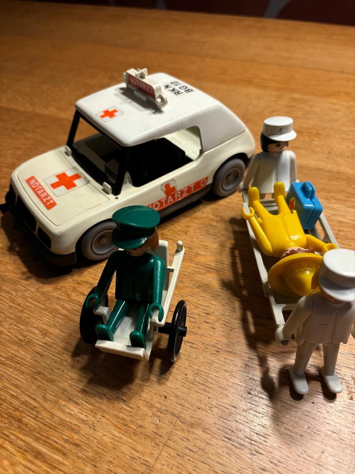 Playmobil Oude Set Ziekenhuis - Ambulance en Figuren, Ophalen of Verzenden