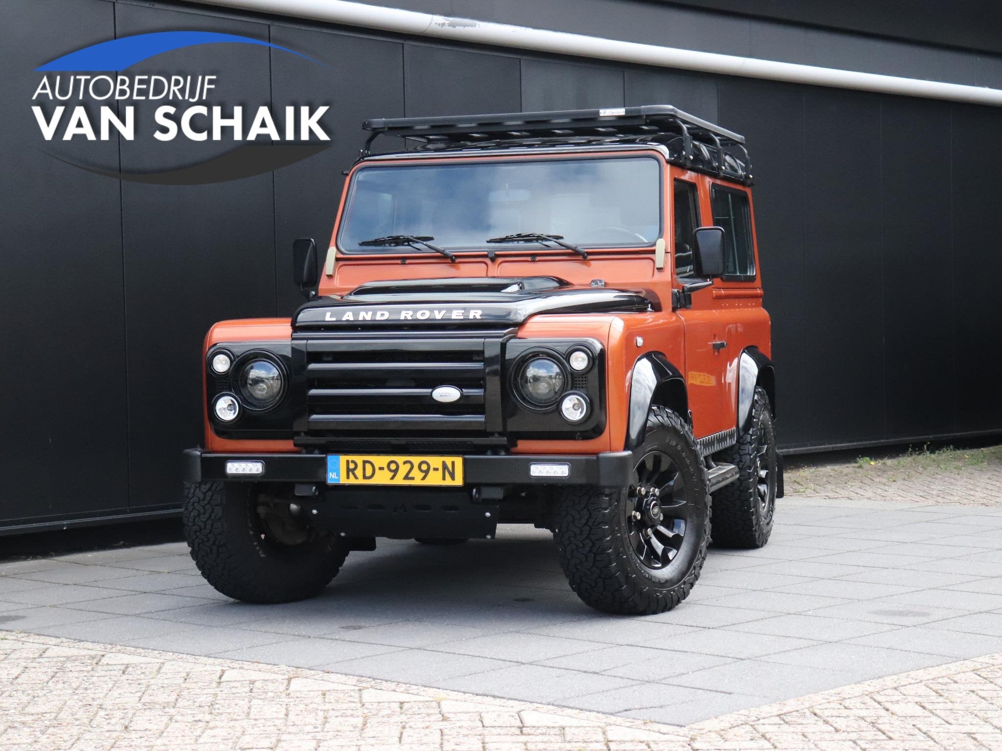 Land Rover Defender 2.4 TD 90 SW SVX 60th Anniversary | 4 PE, Stof, Gebruikt, 4 stoelen, 1795 kg
