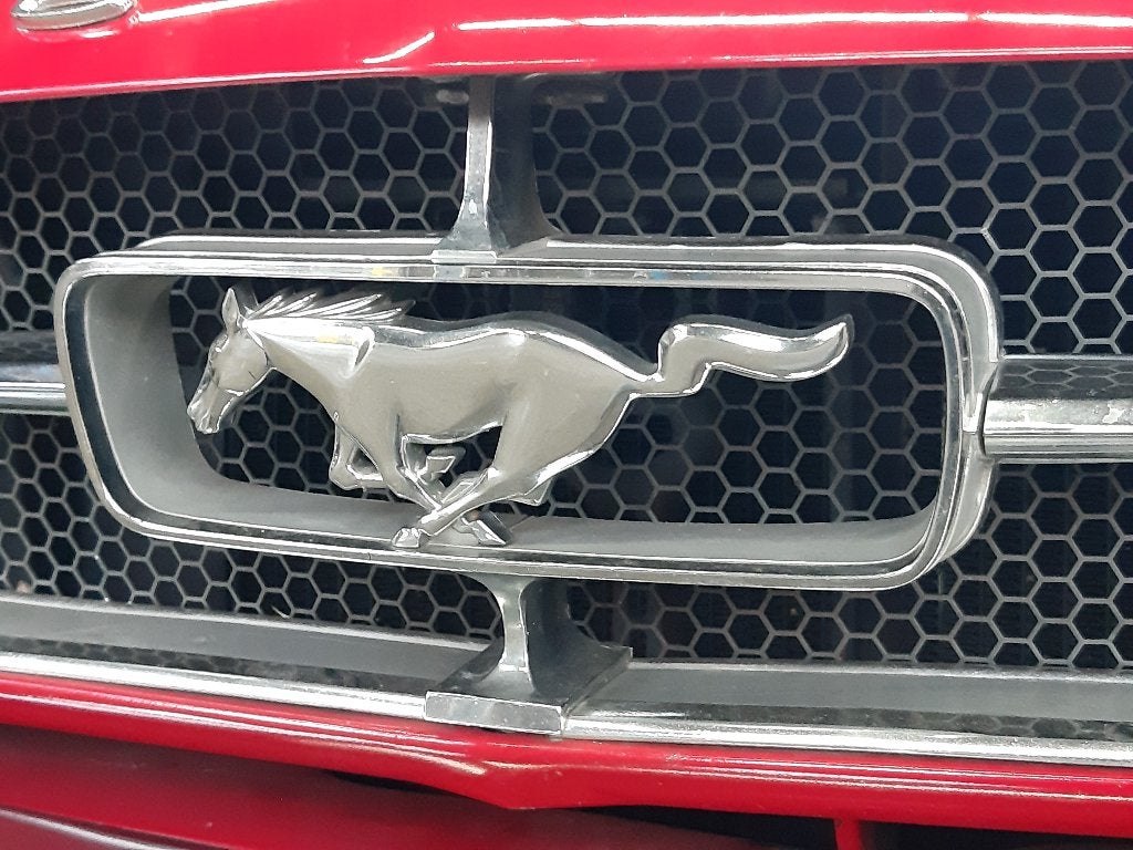 Ford Mustang 1965 - 3.3 SIX - handgeschakeld - poppy red, foto 12