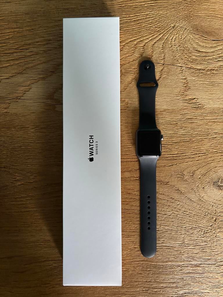 Apple Watch Series 3, Ophalen of Verzenden, Zo goed als nieuw, Zwart, IOS