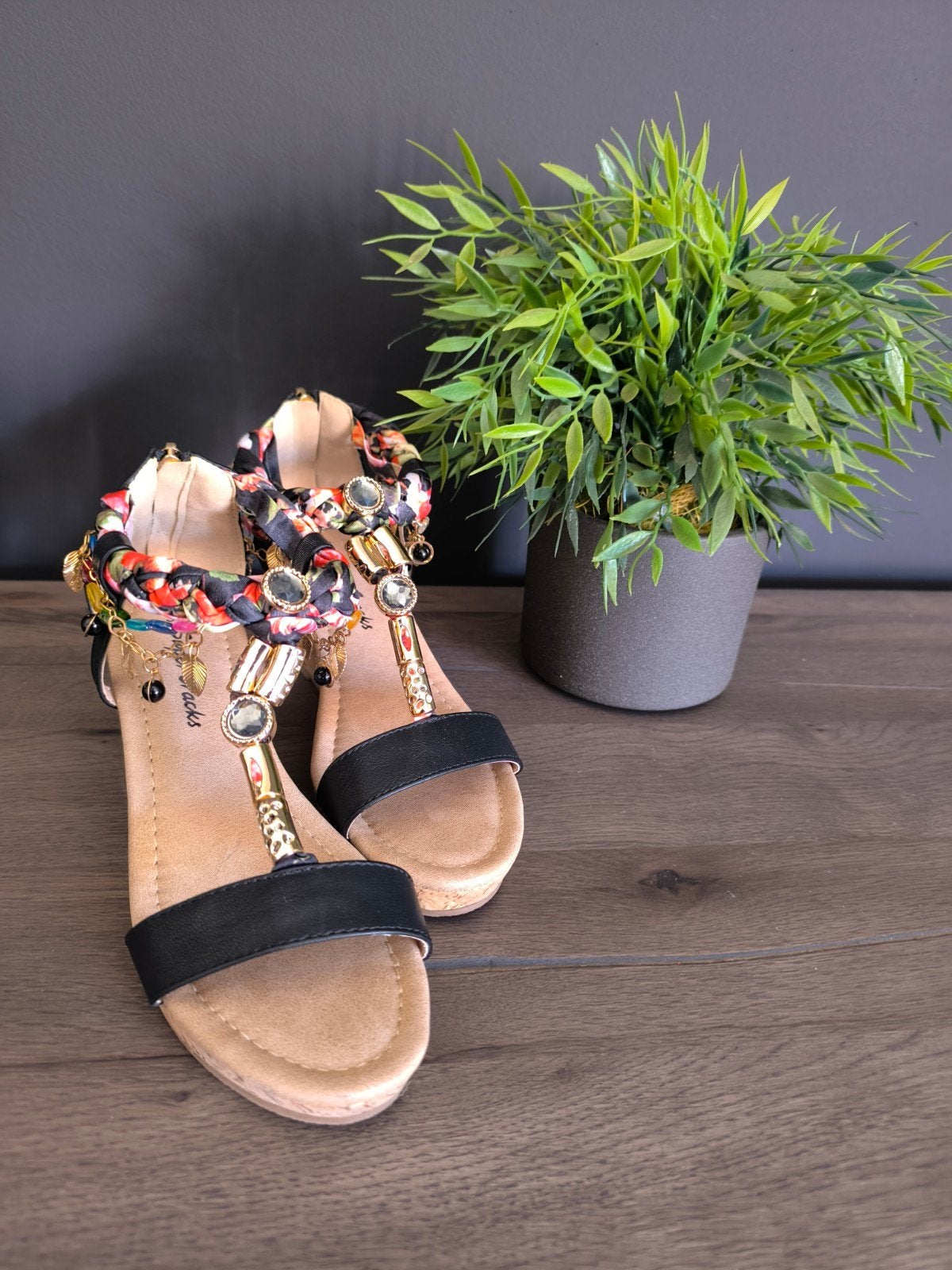 Te koop : sleehak, Kleding | Dames, Schoenen, Zo goed als nieuw, Sandalen of Muiltjes, Overige kleuren, Ophalen