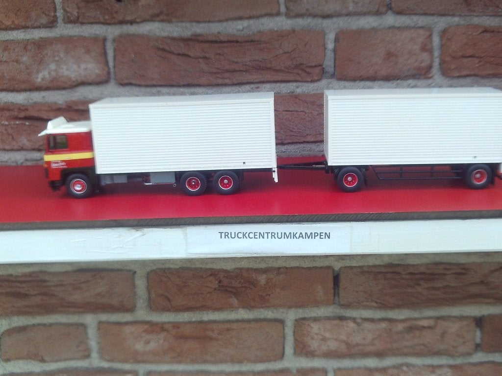Tekno  Scania  141  V8  van  Simon  Loos.