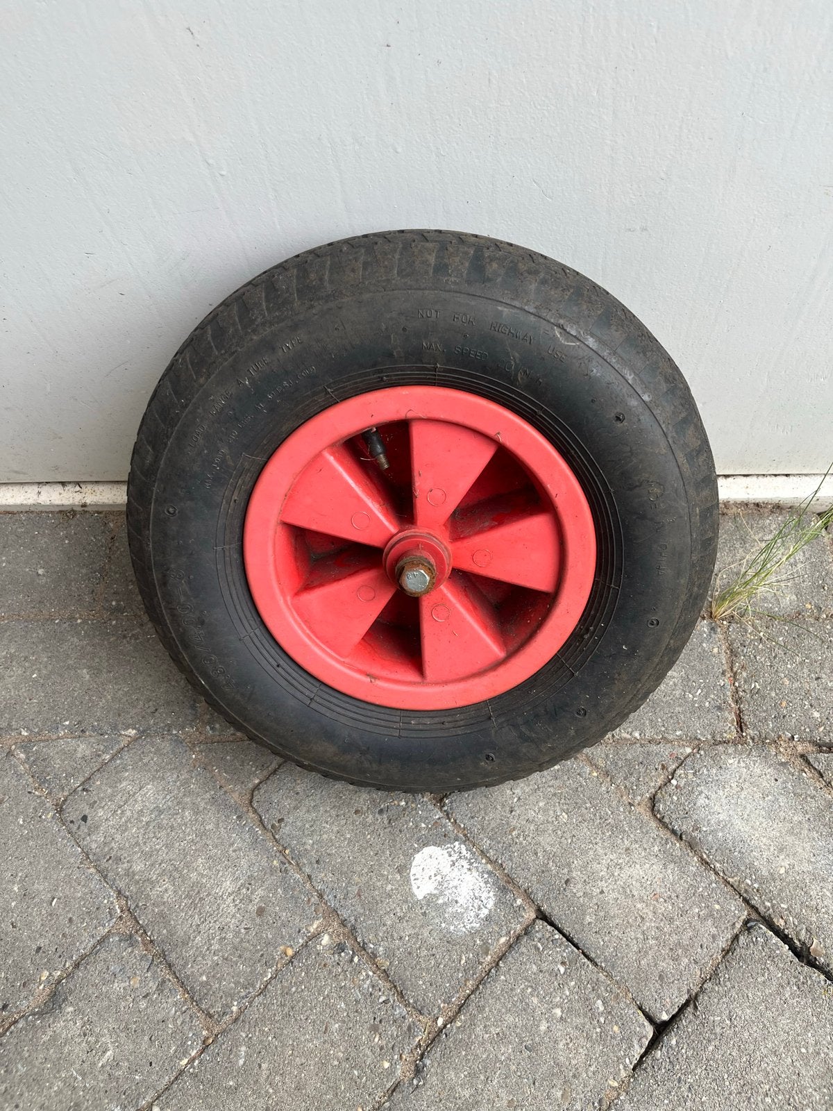 Kruiwagenwiel - Zo goed als nieuw (4.80/4.00-8), Tuin en Terras, Kruiwagens, Ophalen of Verzenden, Zo goed als nieuw, Handmatig
