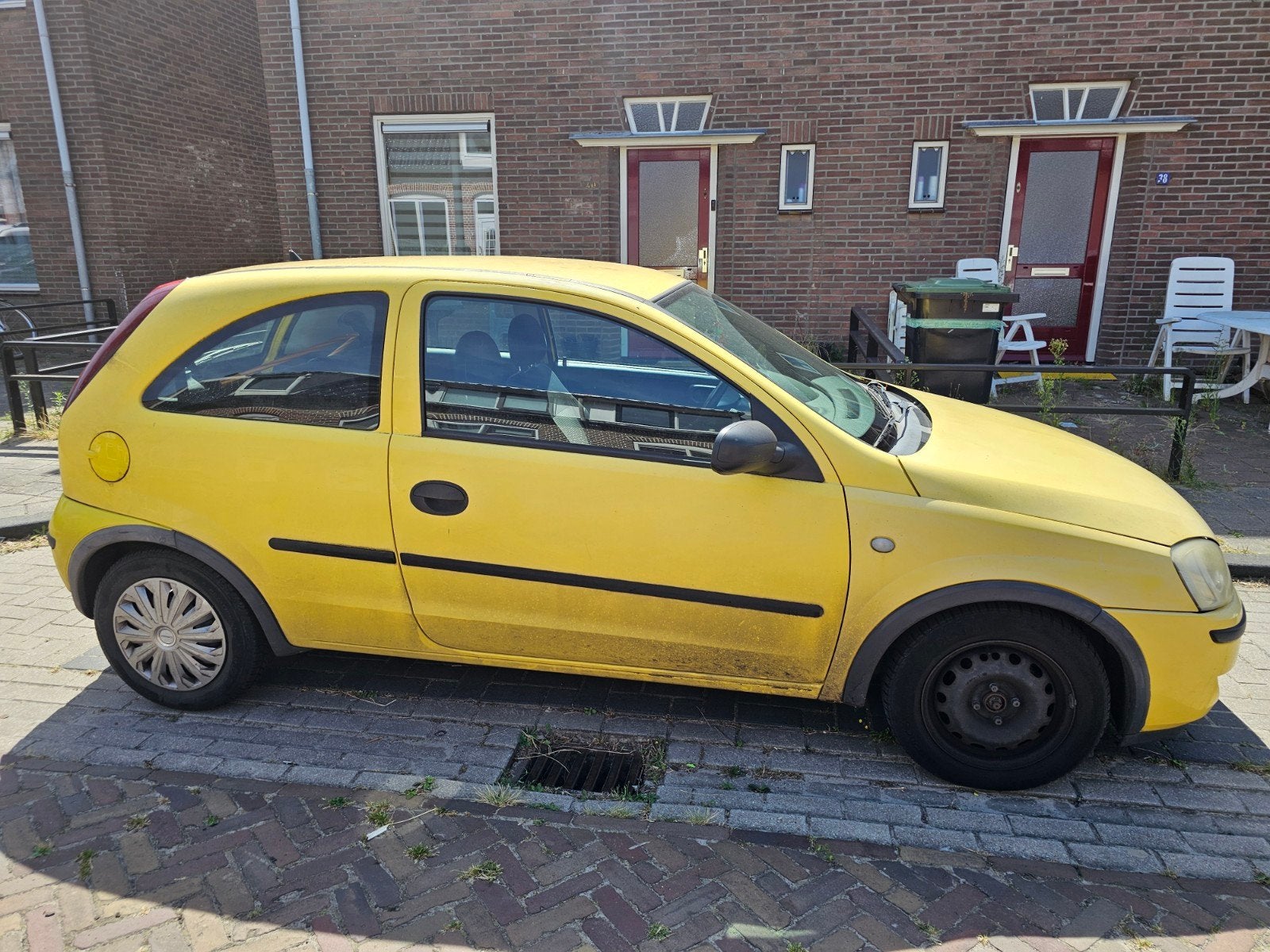 Opel Corsa 1.2 16V Twinport 3D 2006 Geel sloopauto, Auto's, Voorwielaandrijving, 450 kg, 31 €/maand, 4 cilinders