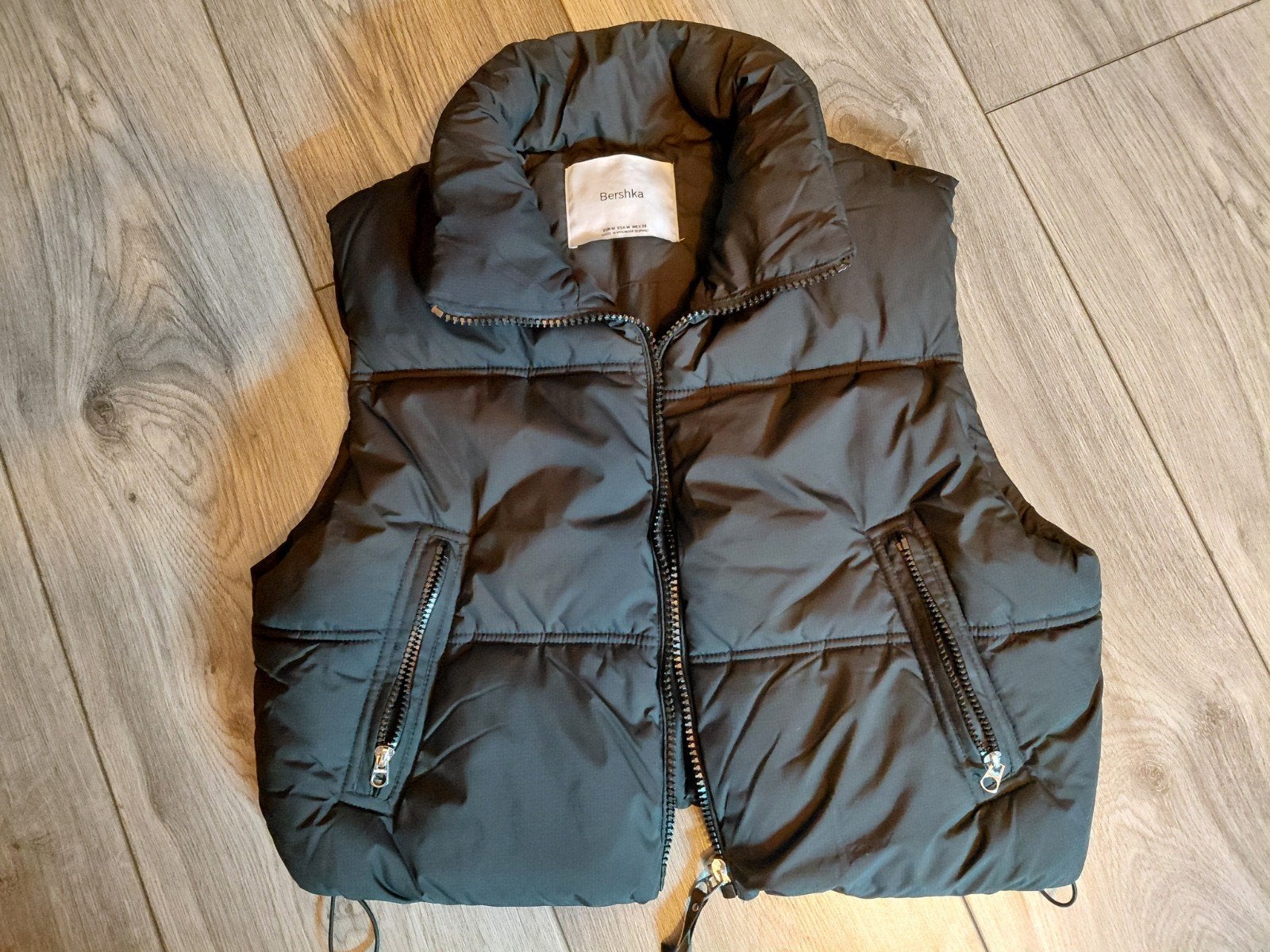 Korte bodywarmer zwart, Bershka, maat M, Kleding | Dames, Maat 38/40 (M), Zwart, Zo goed als nieuw, Bershka
