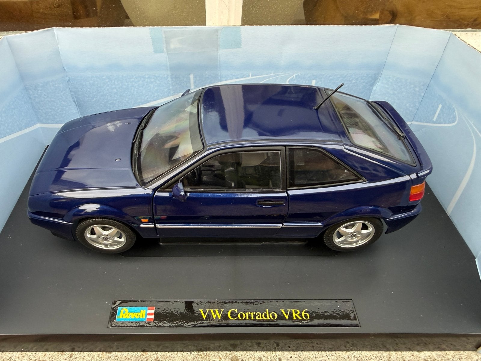 1:18 Volkswagen Corrado VR6 blauw 1992 Revell 08878, Hobby en Vrije tijd, Auto, Shop@carrera-toys.com, Revell, Rennbahn Allee 1, Puch / Salzburg 5412
