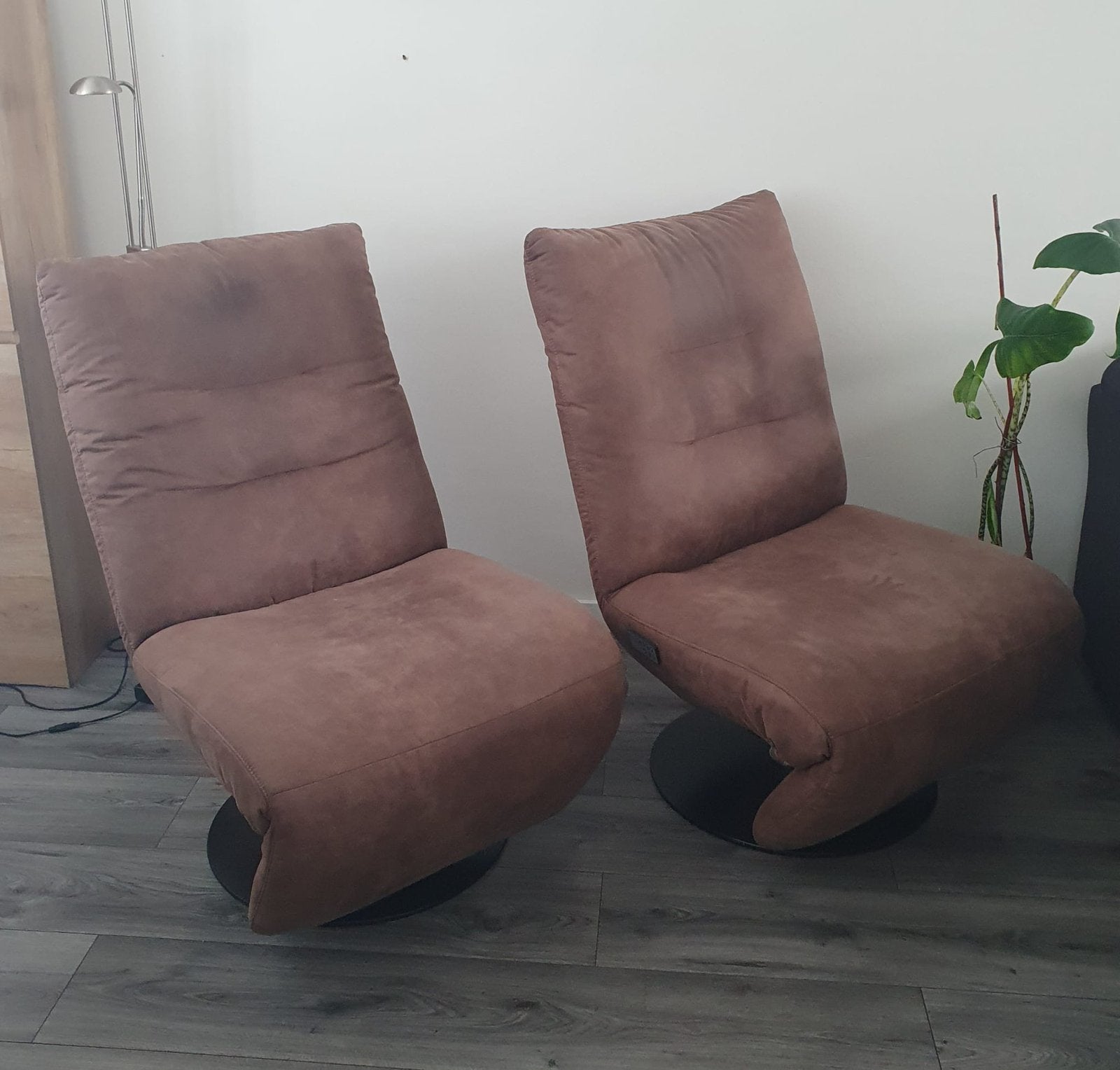 2 Luxe Chill Line Indi relaxfauteuils, elektrisch,1 met accu, Ophalen, 75 tot 100 cm, 50 tot 75 cm