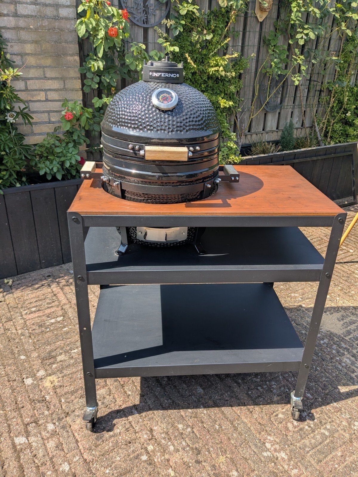 Inferno Kamado 15 inch (rooster 34 cm) met onderstel, Ophalen, Zo goed als nieuw, Inferno