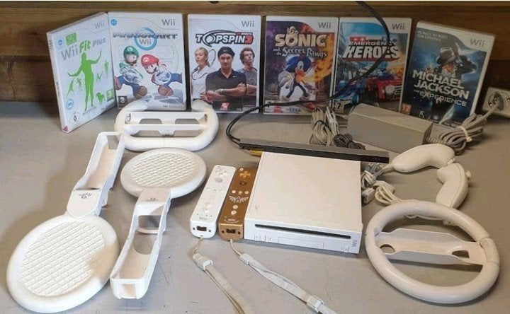 Nintendo wii games + complete console zelda controller lees!, Spelcomputers en Games, Ophalen of Verzenden, Met 2 controllers
