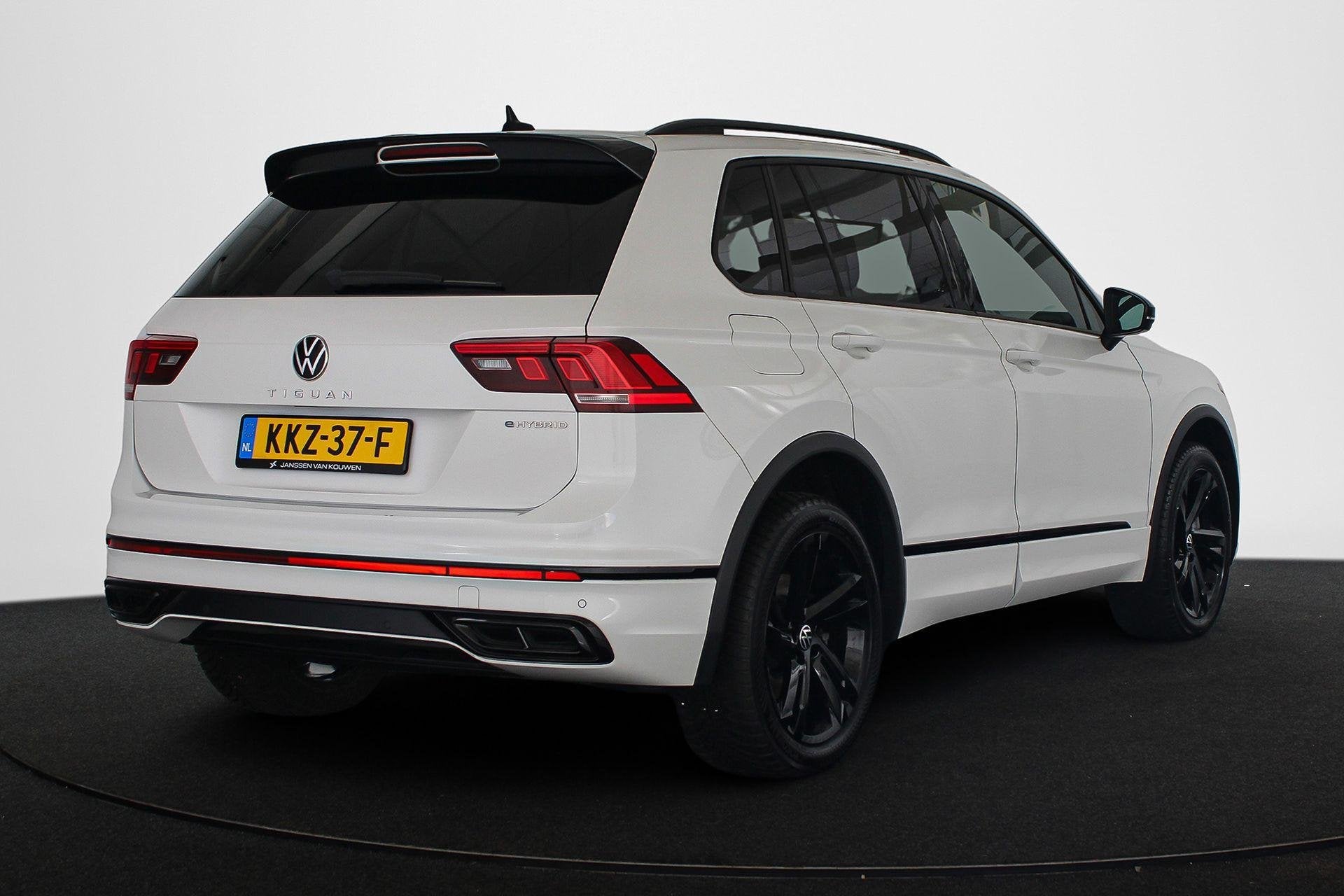 Volkswagen Tiguan 1.4 TSI eHybrid R-Line Business+ Head-Up S, Auto's, Stof, Wit, Hybride Elektrisch/Benzine, 10 kWh