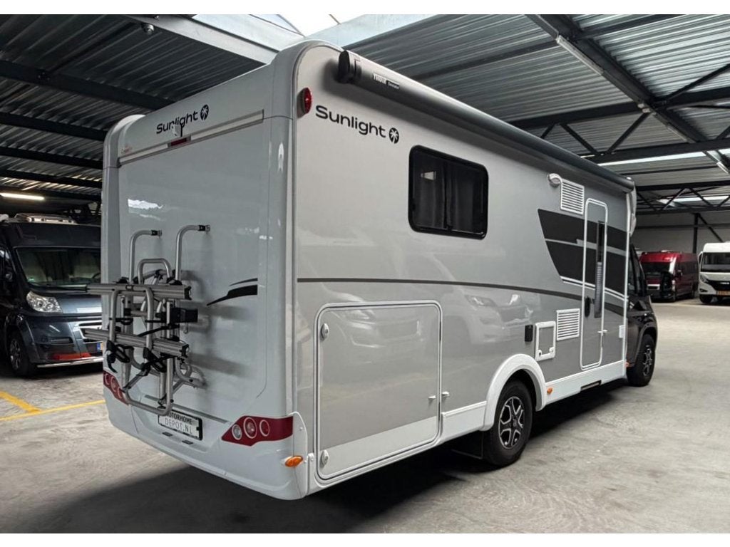 Sunlight T 67 AdventureEdition T9 AUT NLCamper 20.500KM!, Sunlight, Fiat, 7 tot 8 meter, Bedrijf